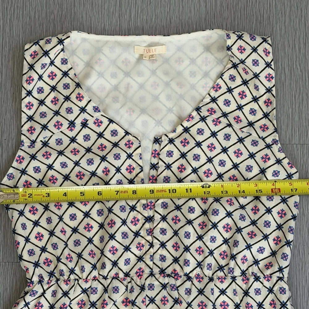 Tulle Geometric Floral V-Neck Empire Waist Dress Size M
